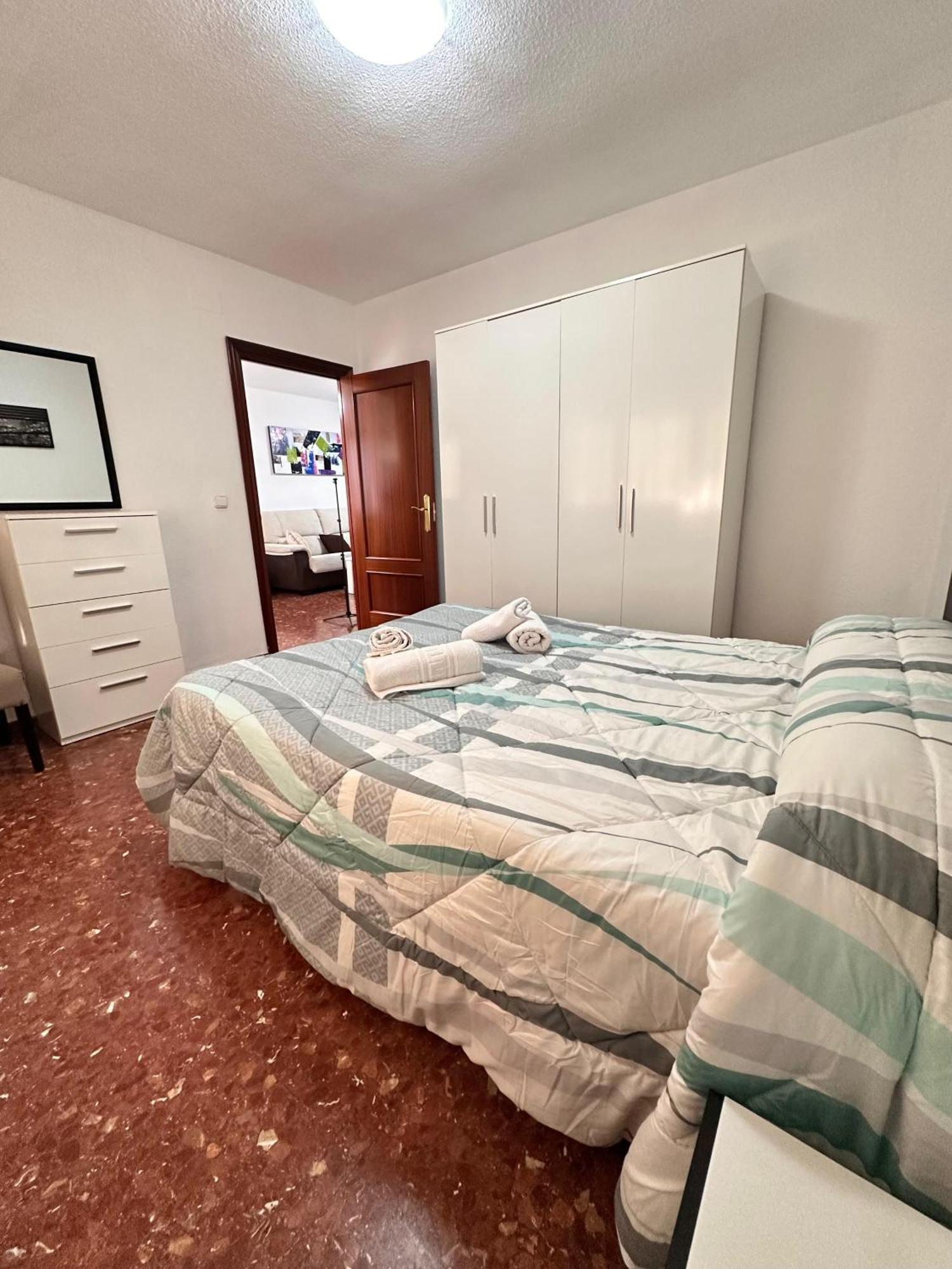 Piso Granada 3 Dormitorios Y Parking Privado Eksteriør billede